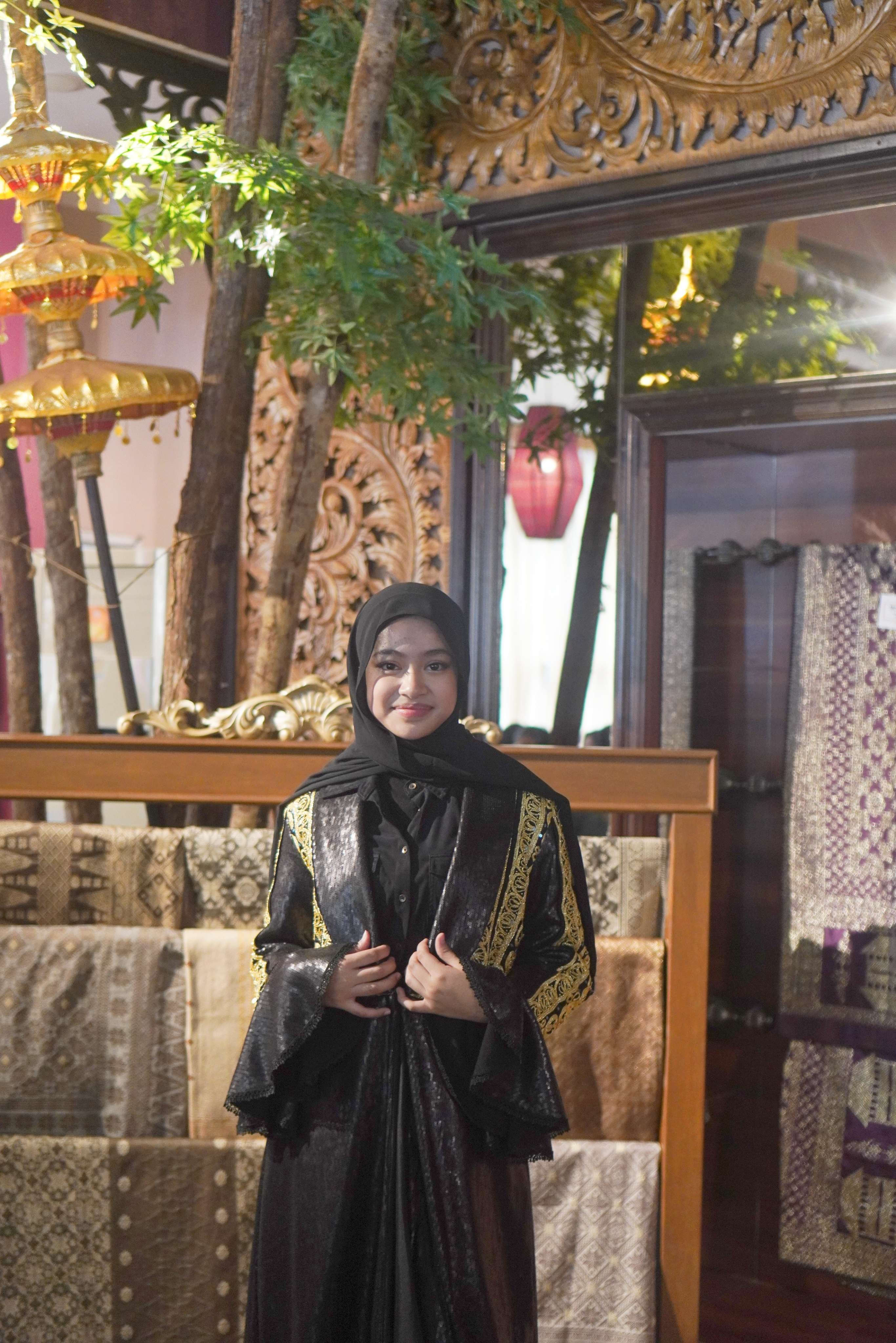 AURARE MECCA DERMAWAN 